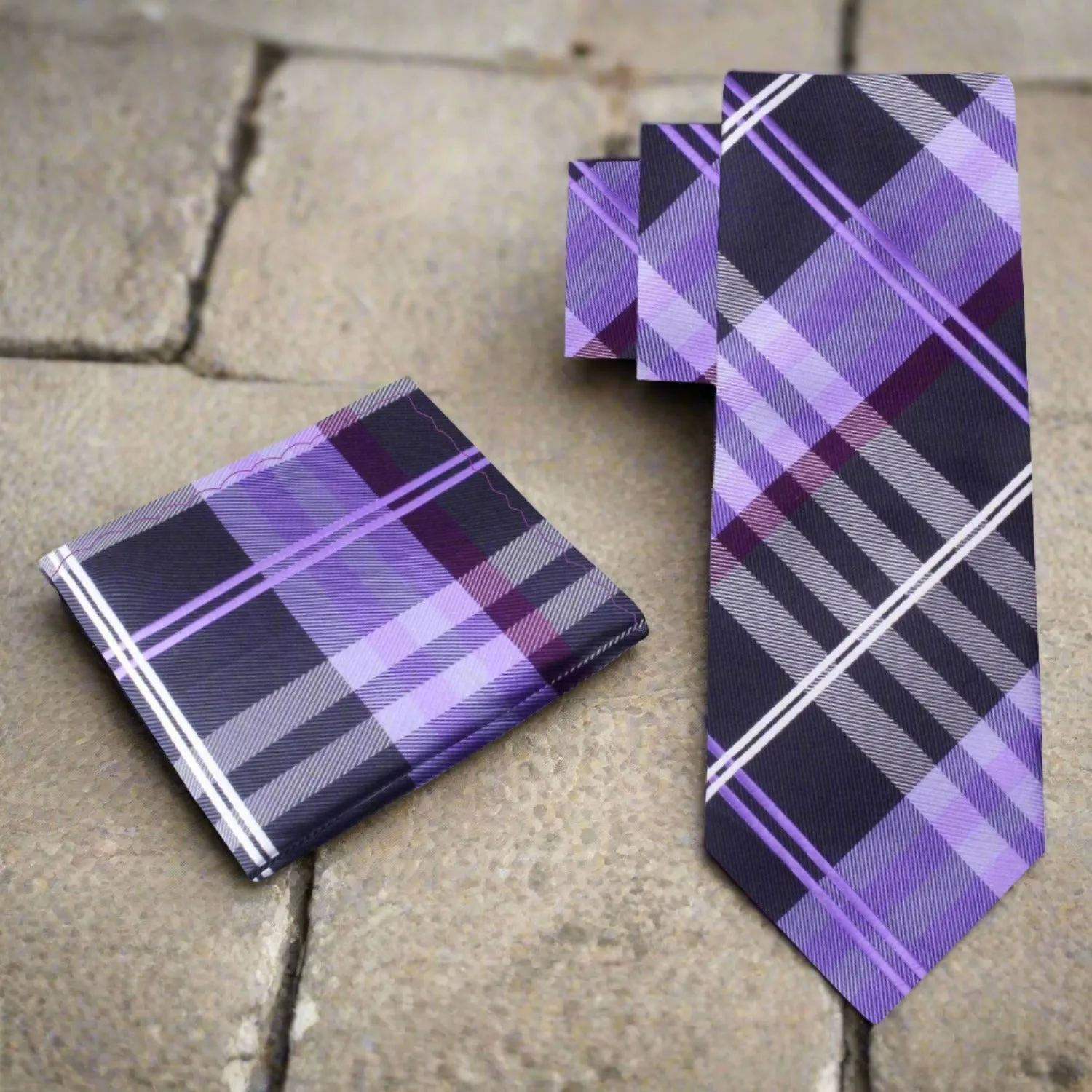 Accomplished Plaid Necktie