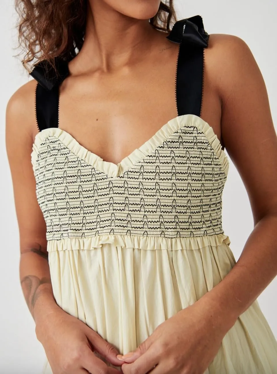 Women Summer Sleeveless Striped Maxi Dress Tie Shoulder Strap Smocked Flowy Dress Y2k Floral Beach Sundress
